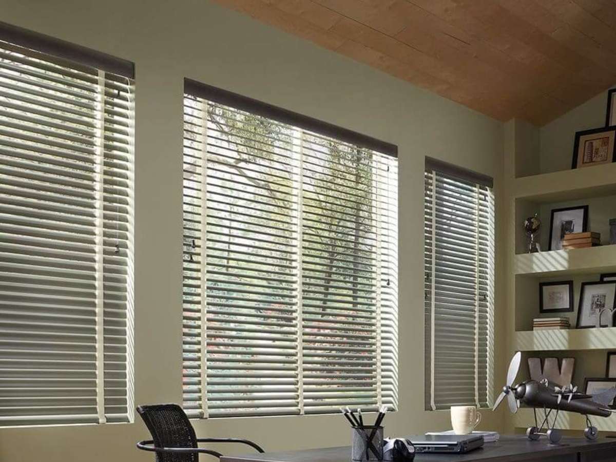 Custom-fitted aluminum blinds for a clean and sophisticated appearance